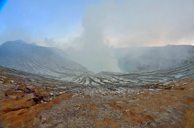 Kawa Ijen Volcano Indonesia Sulphur Blue Flame Crater Lake
